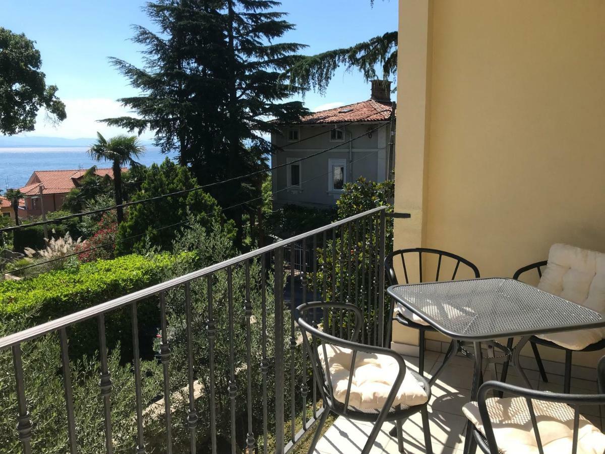 Appartamento Penthouse Laurana Esterno foto