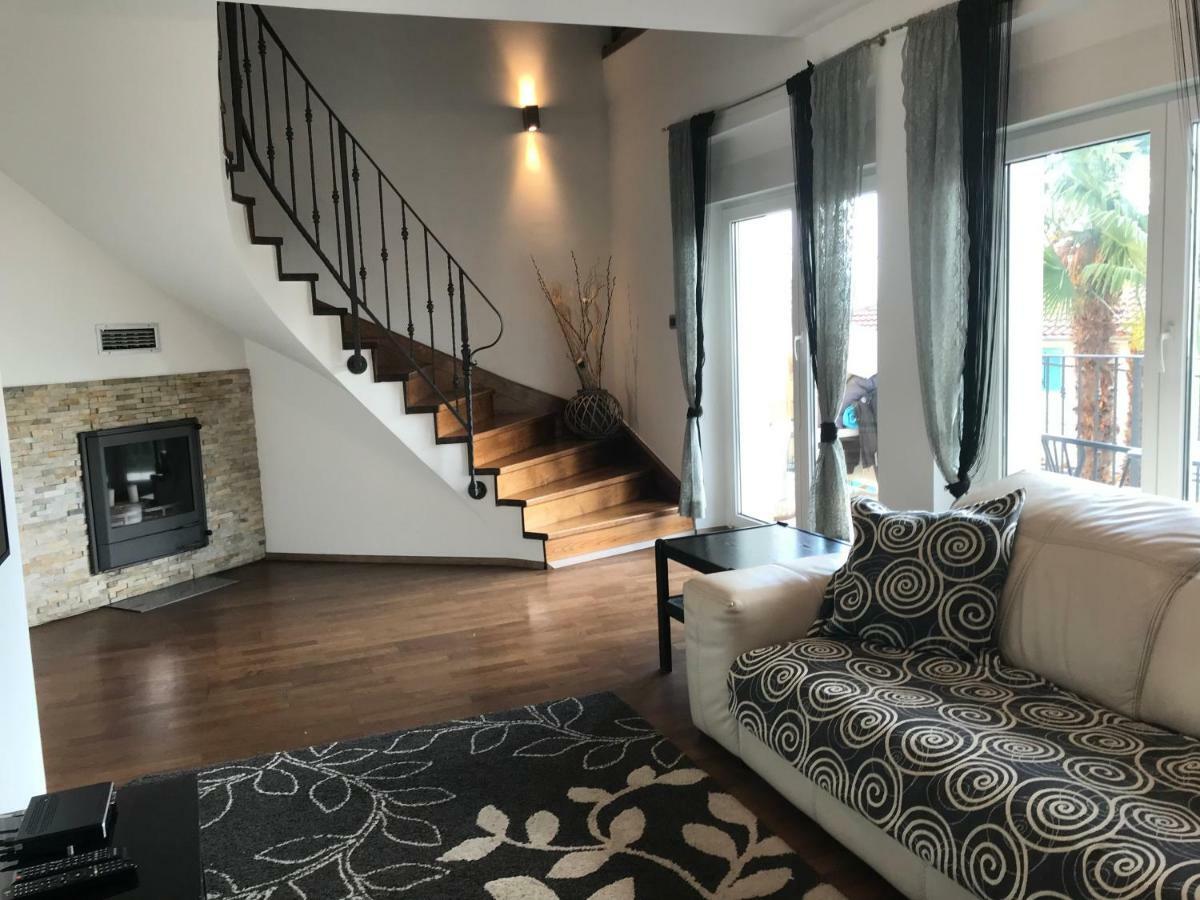 Appartamento Penthouse Laurana Esterno foto